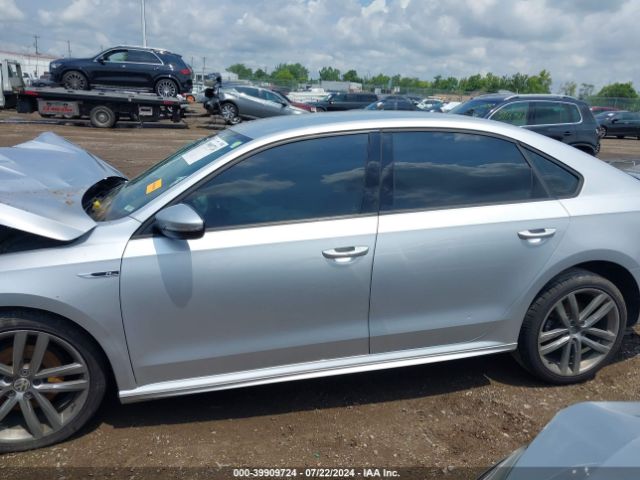 1VWAA7A32JC048874 Volkswagen Passat 2.0t R-line/2.0t S