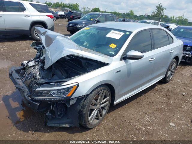 1VWAA7A32JC048874 Volkswagen Passat 2.0t R-line/2.0t S