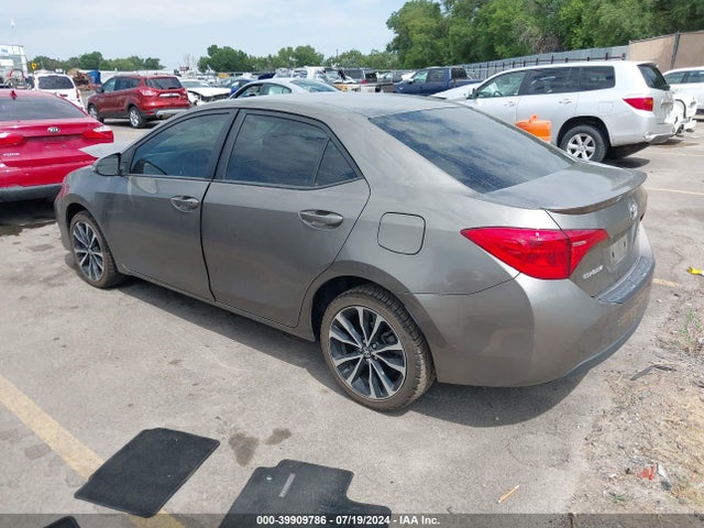 Toyota COROLLA SE 2018 5YFBURHE2JP780947 Image 3
