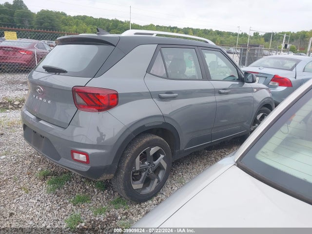 Hyundai Venue Limited 2022 KMHRC8A33NU207418 Image 4