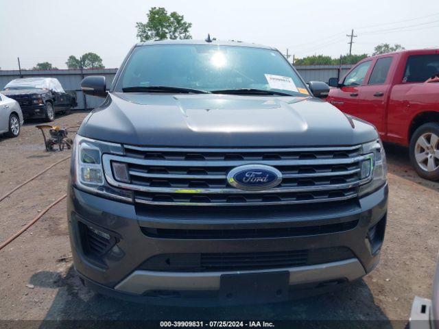 1FMJU1JT5JEA70570 Ford Expedition Xlt