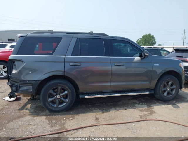 1FMJU1JT5JEA70570 Ford Expedition Xlt