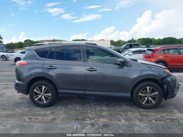 Toyota Rav4 Xle 2018 JTMWFREV6JD122955 Image 13