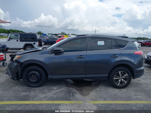 Toyota Rav4 Xle 2018 JTMWFREV6JD122955 Image 14