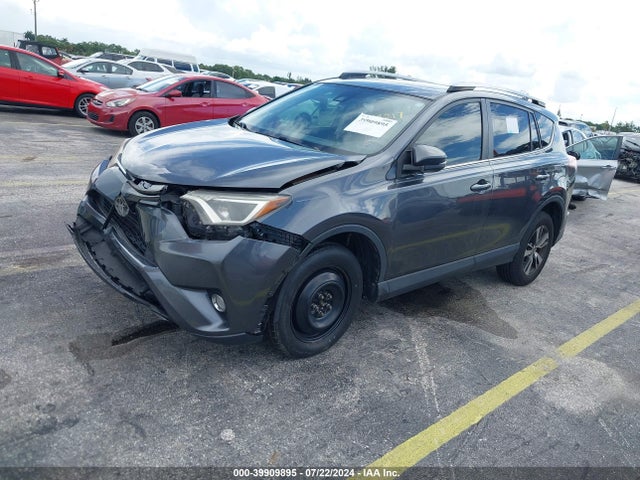 Toyota Rav4 Xle 2018 JTMWFREV6JD122955 Image 2