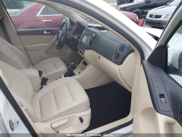 WVGAV7AX9FW507040 Volkswagen TIGUAN SE