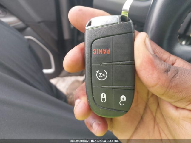 3C4NJCBB8JT233731 Jeep Compass Latitude Fwd