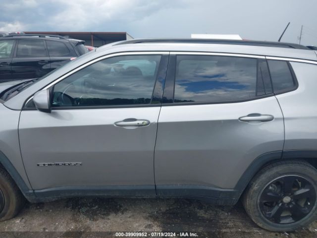 3C4NJCBB8JT233731 Jeep Compass Latitude Fwd