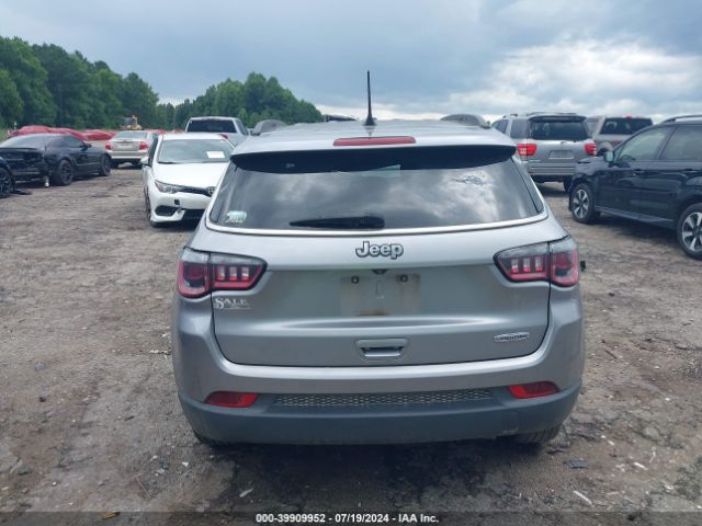 3C4NJCBB8JT233731 Jeep Compass Latitude Fwd