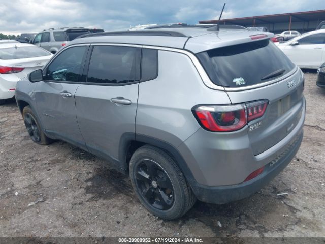 3C4NJCBB8JT233731 Jeep Compass Latitude Fwd