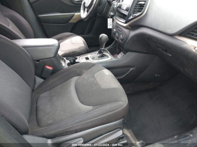1C4PJLCB7JD545102 Jeep Cherokee Latitude Fwd