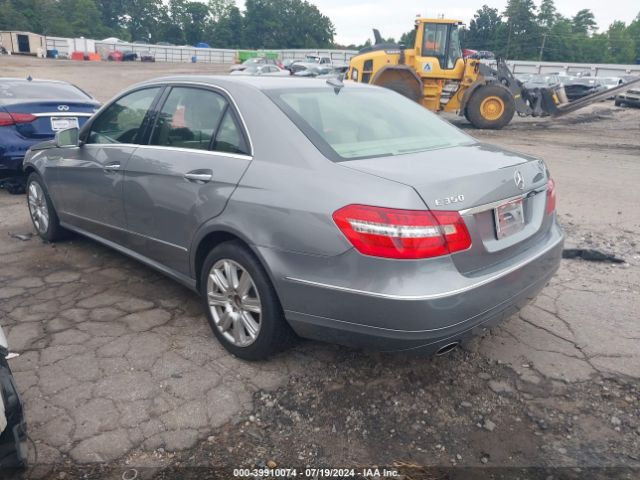 2013 MERCEDES-BENZ E 350 WDDHF5KB9DA668043 Photo 2