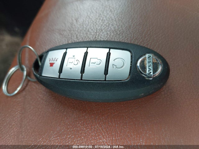 JN8AT2MV6HW259246 Nissan Rogue Sl