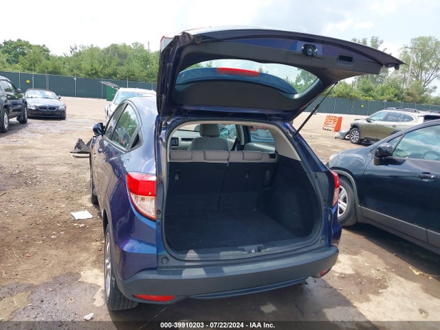 Honda HR-V LX 2017 3CZRU6H39HM715570 Image 3