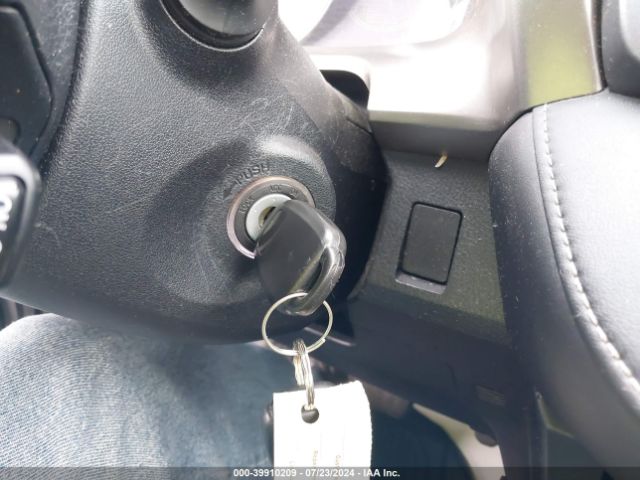 JTMRFREV0ED061041 Toyota Rav4 Xle
