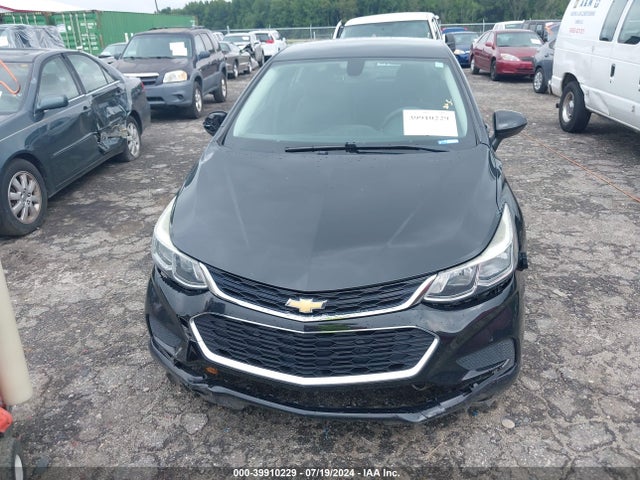 39910229 :رقم المزاد ، 1G1BC5SM5J7214786 vin ، 2018 Chevrolet Cruze Ls Auto مزاد بيع