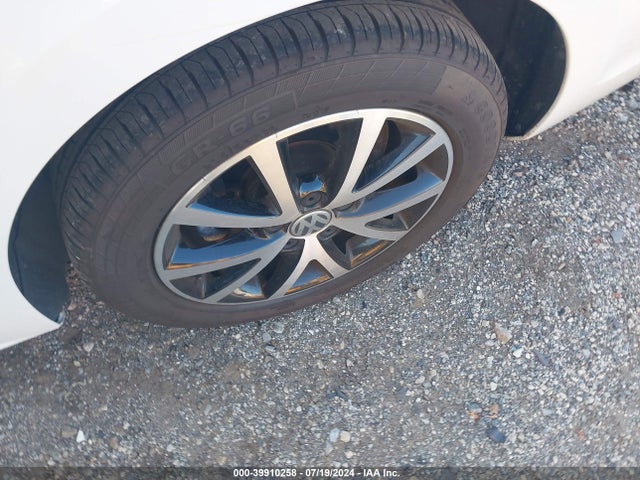 3VWDB7AJXHM277711 Volkswagen Jetta 1.4t Se
