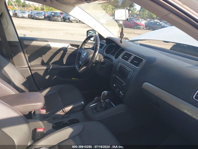 3VWDB7AJXHM277711 Volkswagen Jetta 1.4t Se
