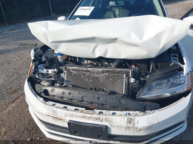 3VWDB7AJXHM277711 Volkswagen Jetta 1.4t Se