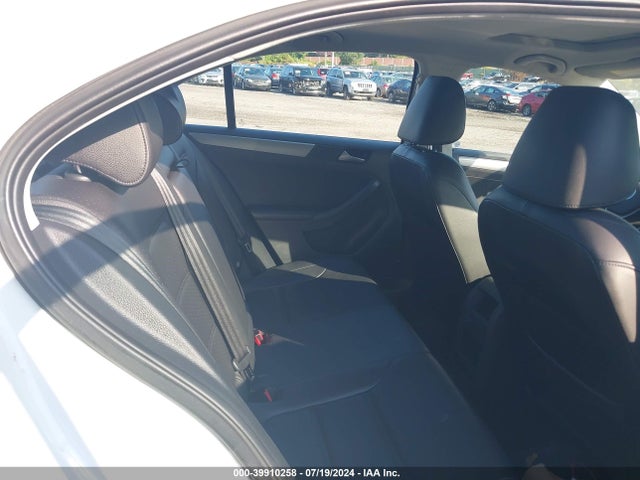 3VWDB7AJXHM277711 Volkswagen Jetta 1.4t Se