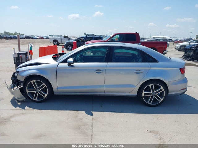 WAUB8GFF2J1031359 Audi A3 2.0t Premium/2.0t Tech Premium