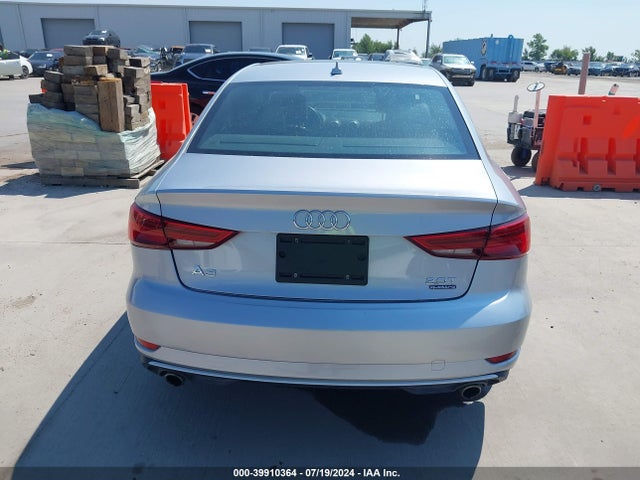 WAUB8GFF2J1031359 Audi A3 2.0t Premium/2.0t Tech Premium