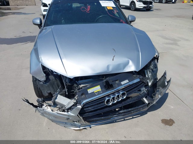 WAUB8GFF2J1031359 Audi A3 2.0t Premium/2.0t Tech Premium