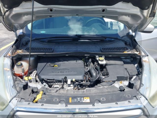 1FMCU0GDXHUA19620 Ford ESCAPE SE