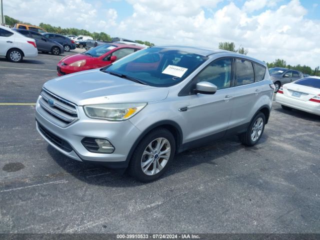 1FMCU0GDXHUA19620 Ford ESCAPE SE