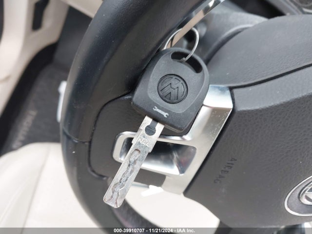 WVGAV7AX4HK038580 Volkswagen Tiguan