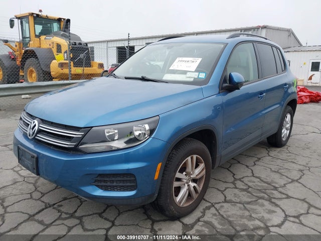 WVGAV7AX4HK038580 Volkswagen Tiguan