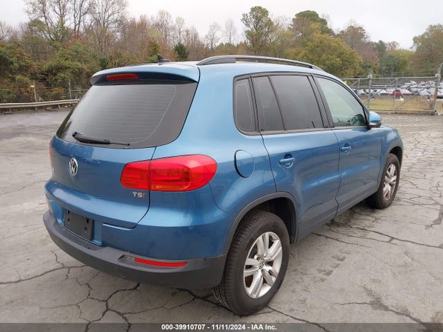 WVGAV7AX4HK038580 Volkswagen Tiguan