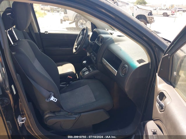 1C4NJCBA7FD313493 Jeep Compass Sport