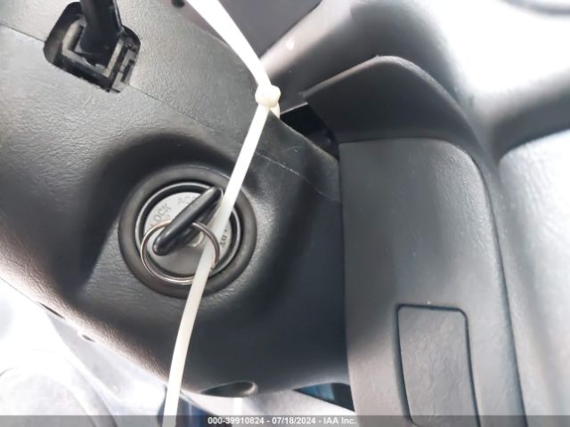 2002 MITSUBISHI MIRAGE JA3AY11A52U051790 Photo 10