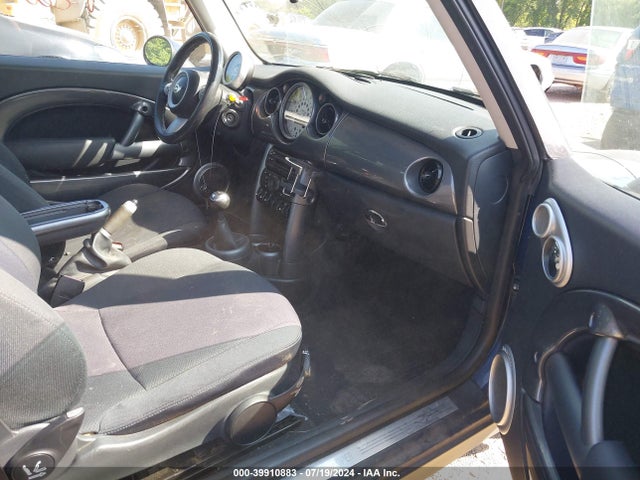 2006 MINI COOPER WMWRC33566TK72709 Photo 4