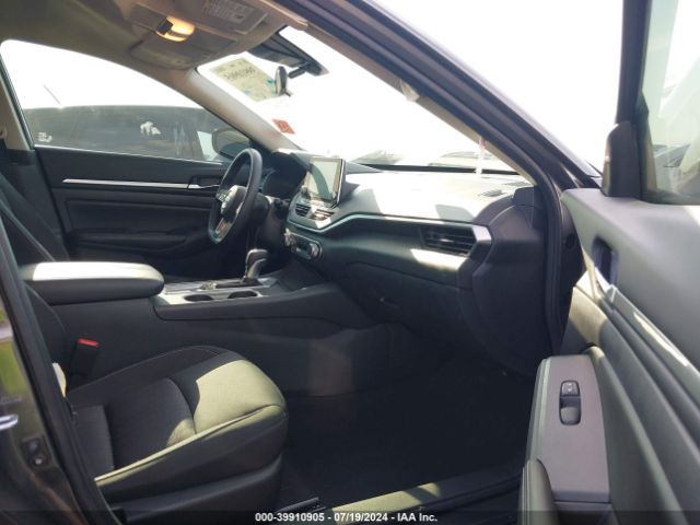 1N4BL4DW7NN363482 Nissan Altima Sv Intelligent Awd