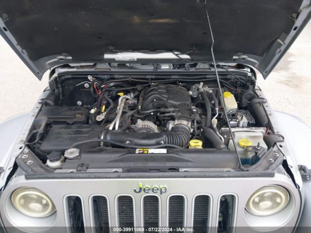 1C4BJWEGXGL323303 Jeep Wrangler Unlimited Sahara