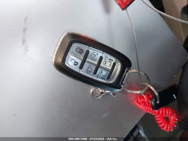 2C4RC1DG3LR171976 Chrysler Voyager Lxi