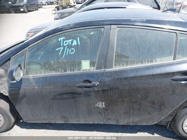 Toyota Prius Two 2016 JTDKBRFUXG3514478 Image 15