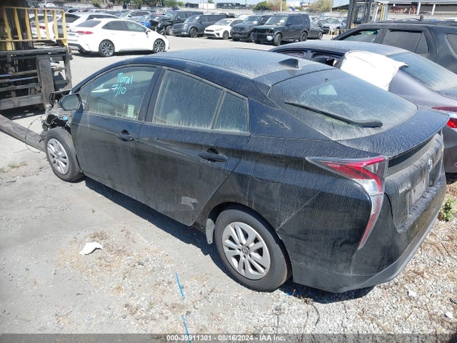 Toyota Prius Two 2016 JTDKBRFUXG3514478 Image 3