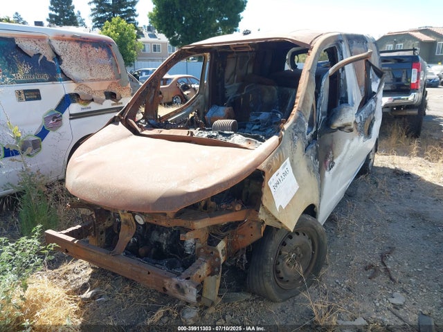 3N6CM0KN5HK709552 Nissan 2017