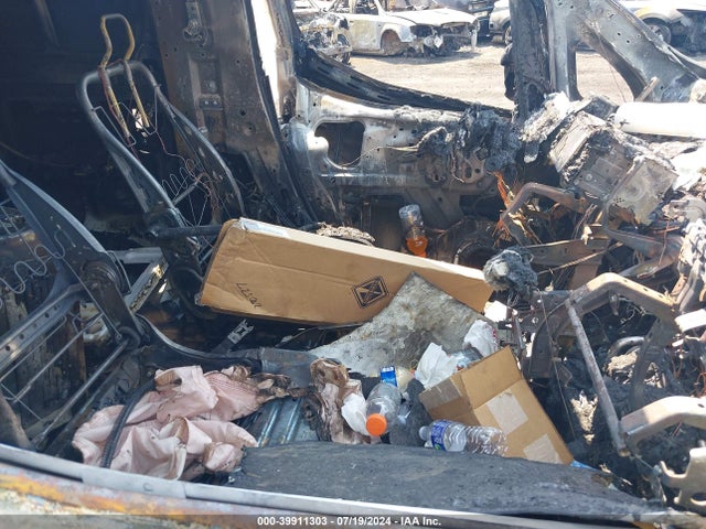 3N6CM0KN5HK709552 Nissan 2017