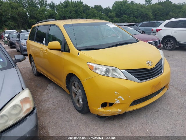 Toyota Sienna Le V6 8 Passenger 2014 5TDKK3DC2ES483472 главное изображение