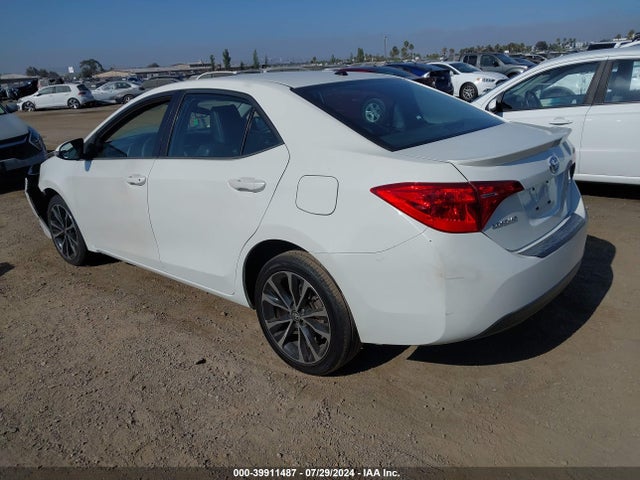 Toyota COROLLA SE 2017 5YFBURHE6HP654181 Image 3