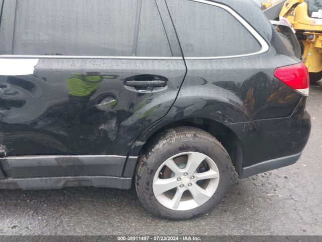 4S4BRCDC8E3305218 Subaru Outback 2.5i Premium