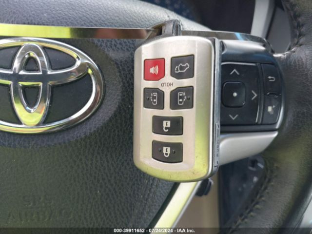 5TDYK3DC4GS762497 Toyota Sienna Xle 8 Passenger