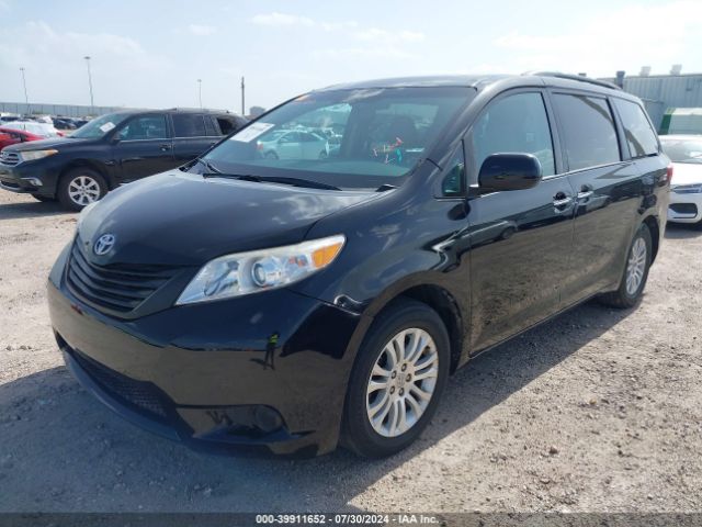 5TDYK3DC4GS762497 Toyota Sienna Xle 8 Passenger