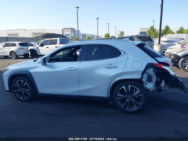 JTHY3JBH3K2013950 Lexus UX 200