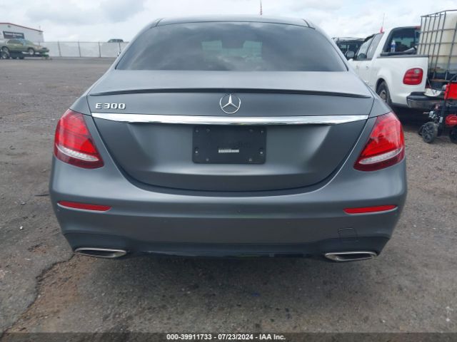 WDDZF4JB3JA368882 Mercedes-Benz E 300