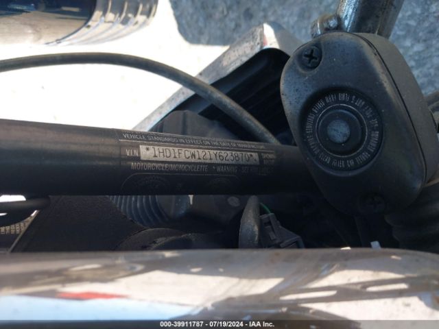 2001 HARLEY-DAVIDSON FLHTCUI 1HD1FCW121Y623870 Photo 9